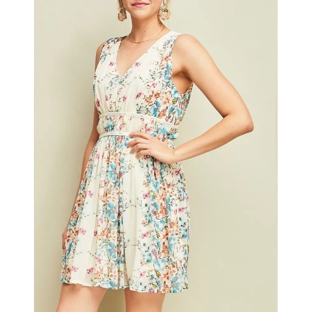 Entro NWT Ivory Blue Floral Sleeveless Fit Flare Mini Dress Lace Trim Medium NWT